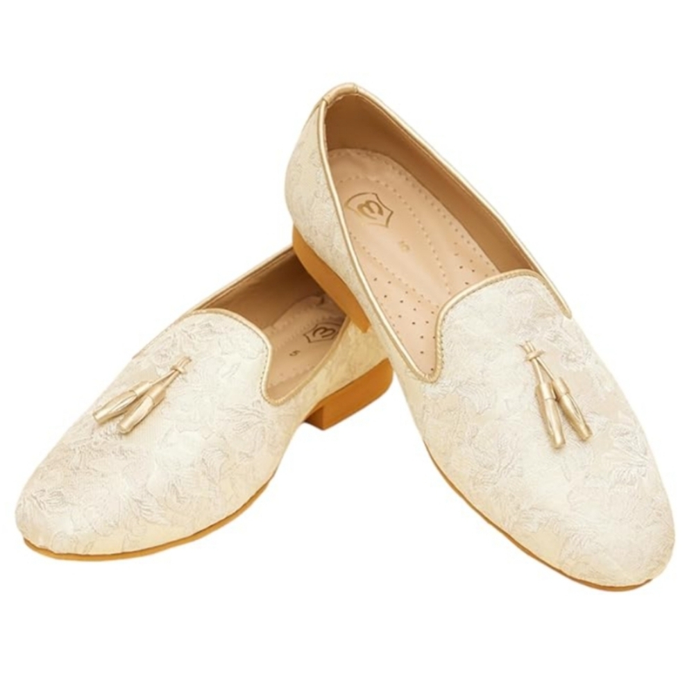 Manyavar Men's Ivory Brocade Jacquard Tassel Jooti Juti Dress Loafers, 6.5-7